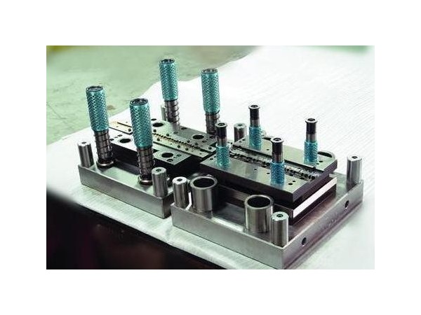 西鄉(xiāng)五金沖壓件加工廠，5個(gè)沖壓模具安裝技巧